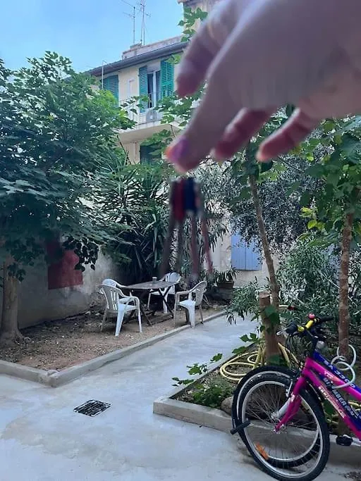 Studio Atypique Camas Marseille France
